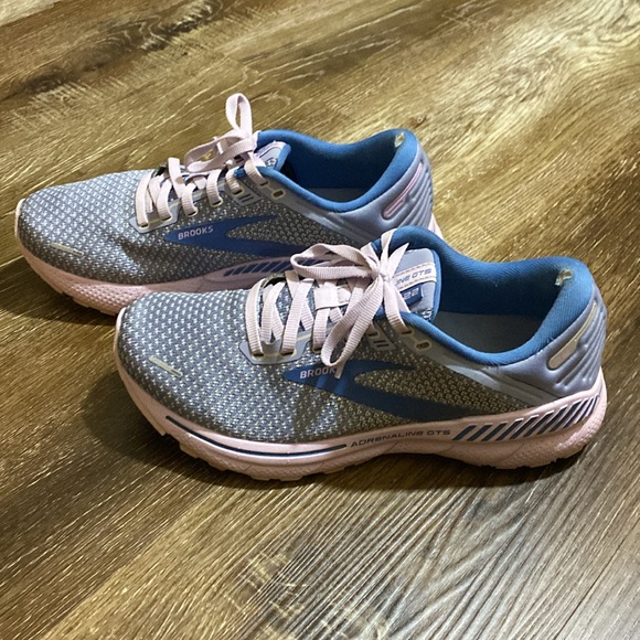 BROOKS Adrenaline GTS 22 Shoes - Picture 2 of 7